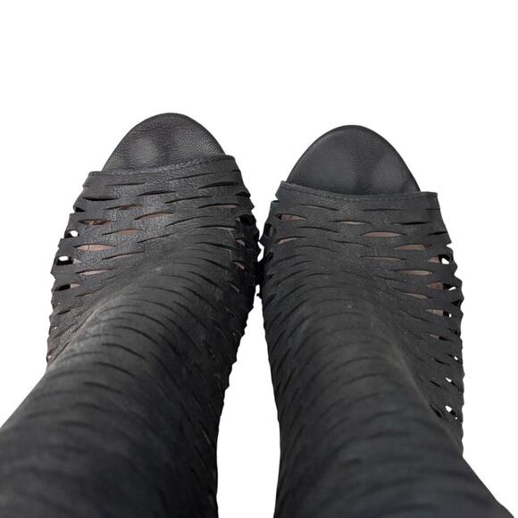 Vince Camuto Cutout Open Toe Bootie Black Size 8/38 - Picture 5 of 11